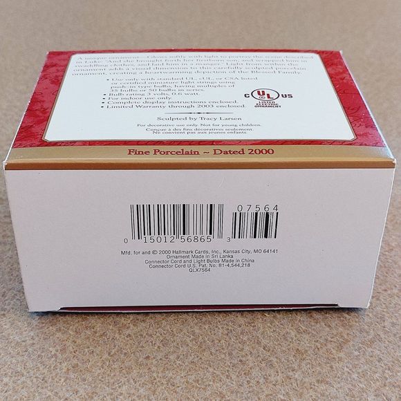 Hallmark Ornament The Blessed Family Vintage 2000 Keepsake Porcelain Lighted - Picture 9 of 9